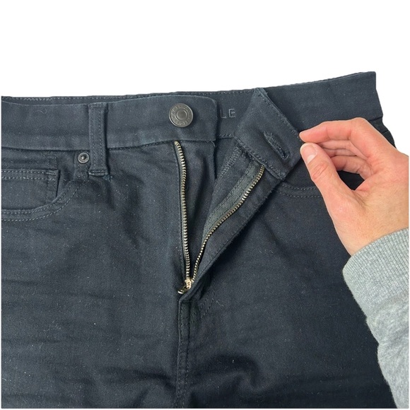 American Eagle Black Women's Ne(x)t Level Stretch Curvy Hi Rise Shortie Shorts - Picture 3 of 9